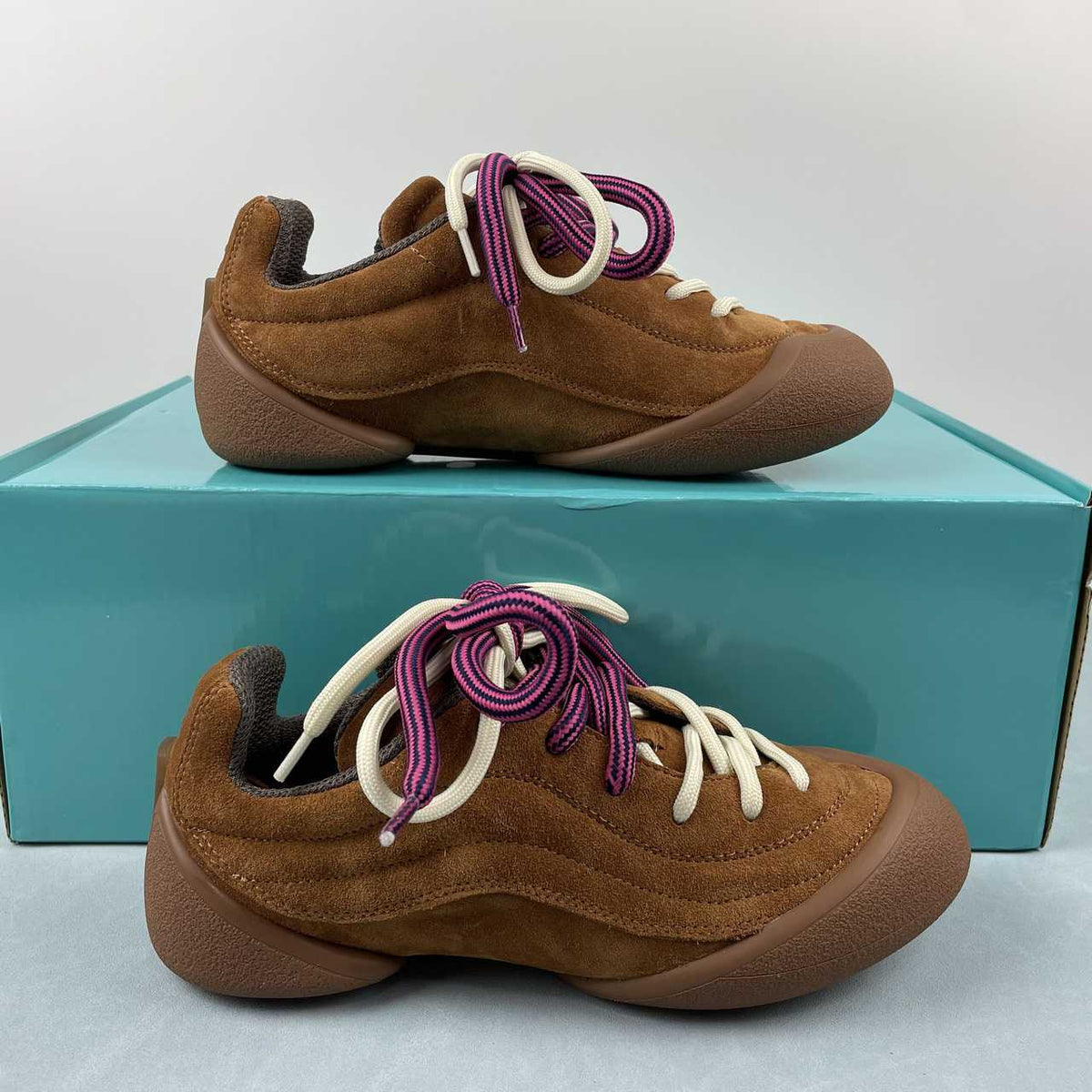 Alexander McQueen   Brown Low-Top Sneakers with Contrast Laces