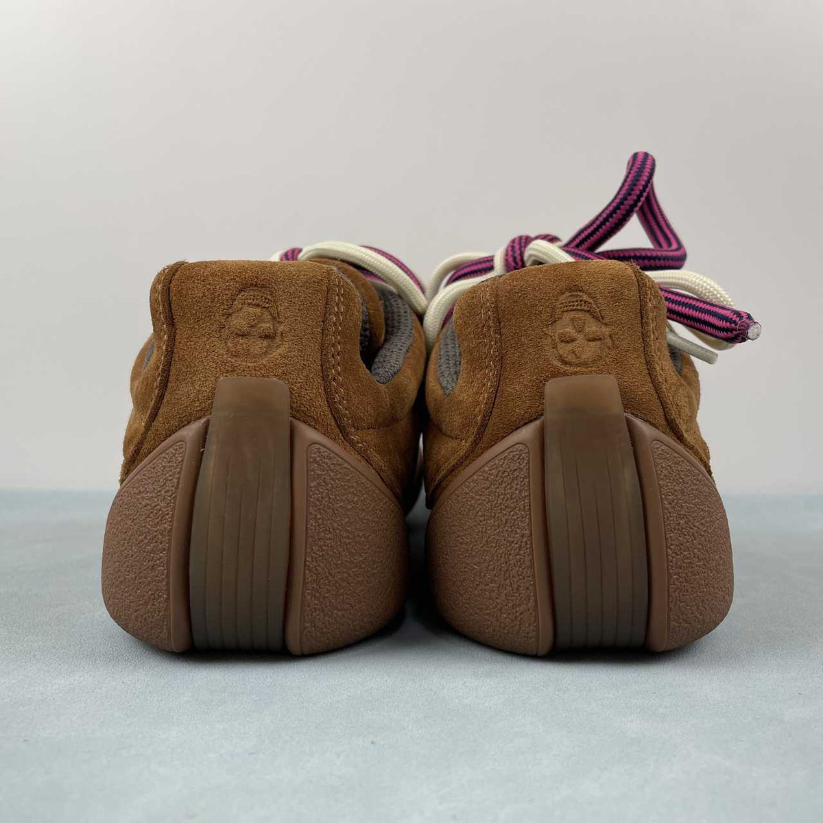 Alexander McQueen   Brown Low-Top Sneakers with Contrast Laces
